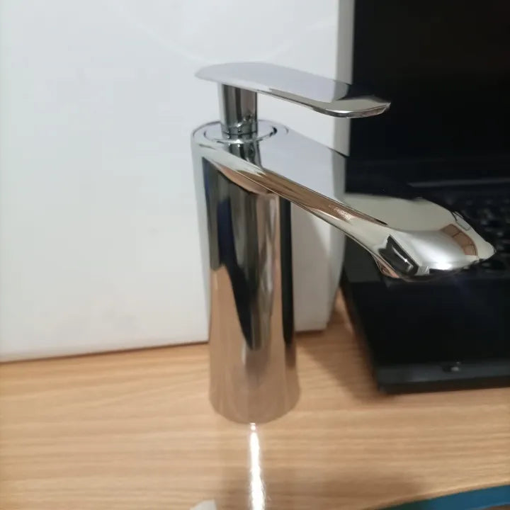 Luxury Brass Bathroom Basin Mixer Tap - Single Lever Chrome Faucet