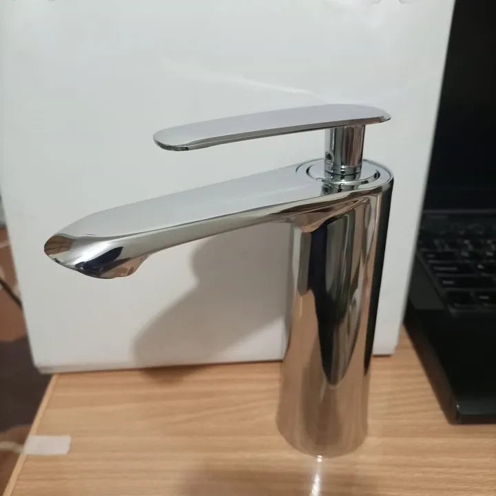Luxury Brass Bathroom Basin Mixer Tap - Single Lever Chrome Faucet